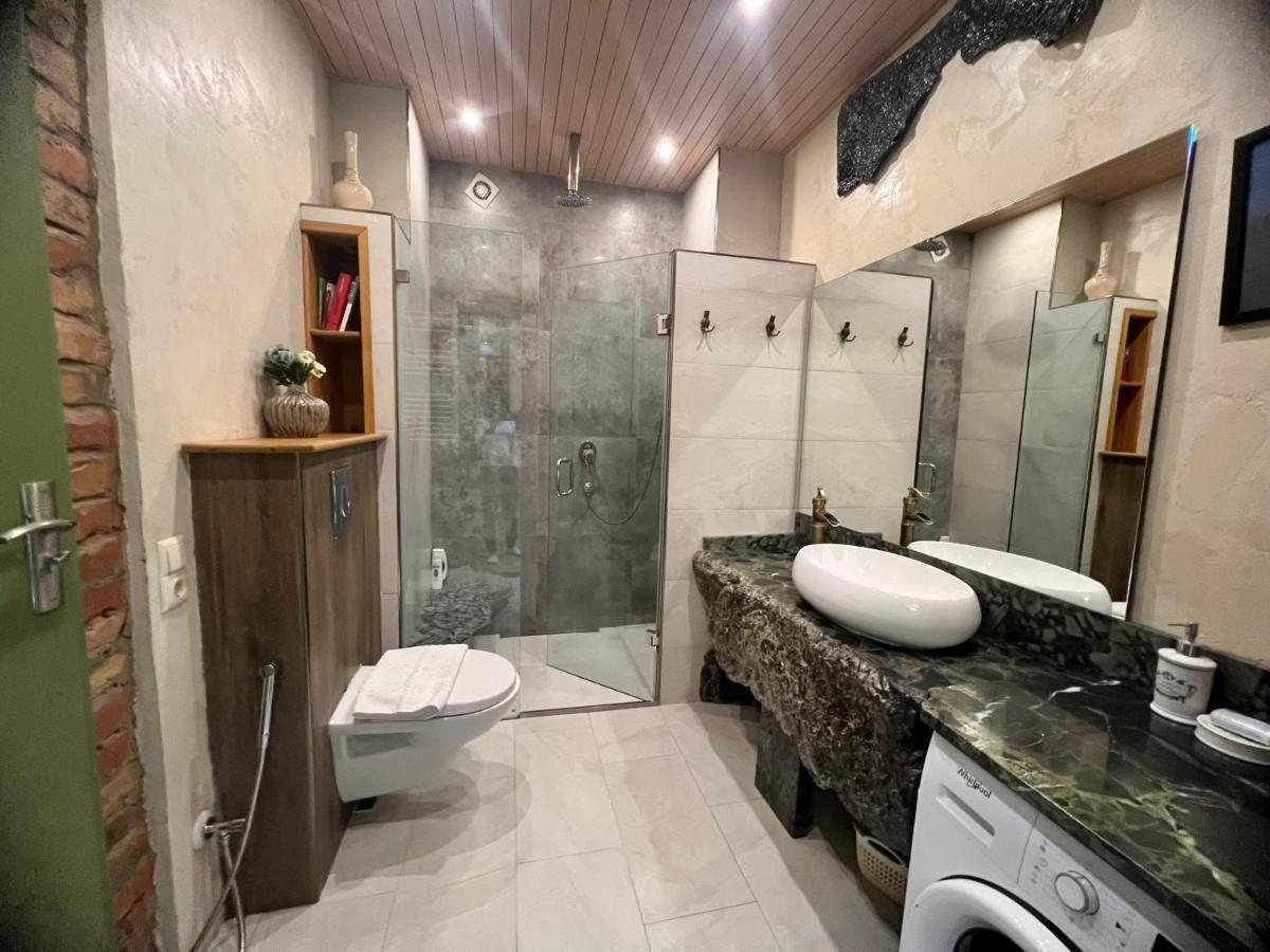 T2&T3 Apartments Levanto Tbilisi ภายนอก รูปภาพ